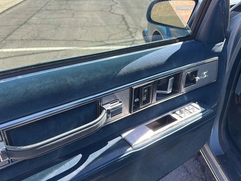 Used 1990 Oldsmobile 88 Royale Brougham image 36