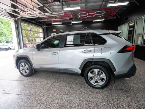 Used 2022 Toyota RAV4 XLE w/ Convenience Package AWD/4WD image 2