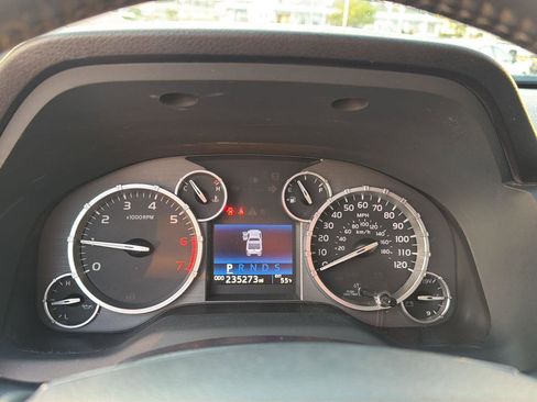 Used 2017 Toyota Tundra Limited w/ Limited Premium Package AWD/4WD image 24