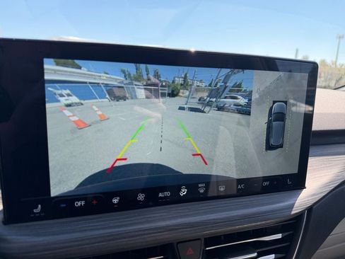 Used 2025 Ford Escape SE w/ PHEV Premium Package FWD image 17