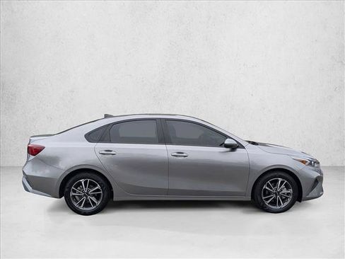 Used 2023 Kia Forte LXS w/ LXS Technology Package FWD image 4