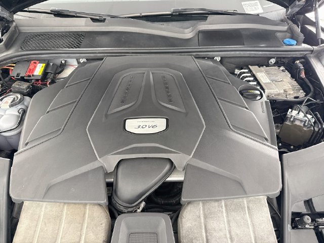 Used 2021 Porsche Cayenne AWD/4WD image 31