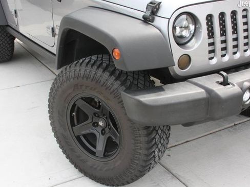 Used 2017 Jeep Wrangler Unlimited Sport w/ Quick Order Package 24S AWD/4WD image 9