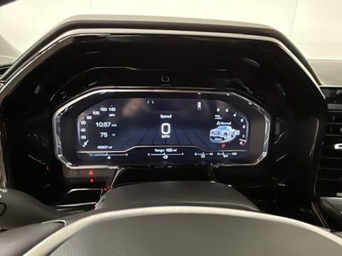 Used 2023 GMC Sierra 1500 SLT w/ SLT Convenience Package AWD/4WD image 17