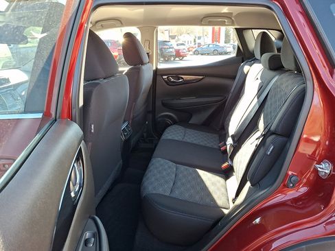 Used 2020 Nissan Rogue Sport SV w/ All-Weather Package image 11