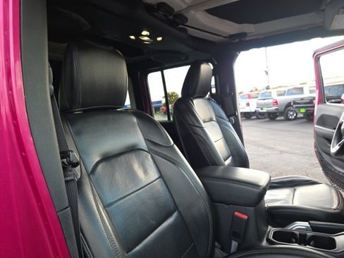 Used 2022 Jeep Wrangler Unlimited Sahara image 42