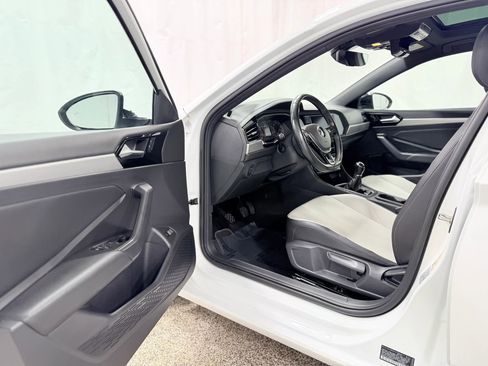 Used 2020 Volkswagen Jetta R-Line w/ R-Line Cold Weather Package image 10