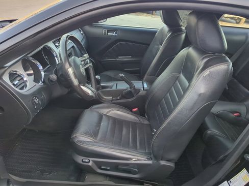 Used 2012 Ford Mustang Premium image 12