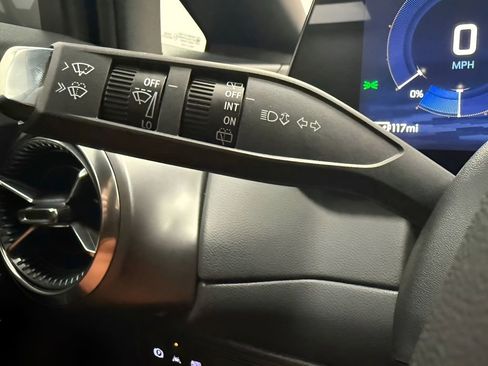 Used 2026 Chevrolet Equinox EV LT FWD image 19