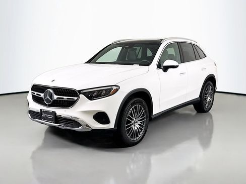 Used 2024 Mercedes-Benz GLC 300 4MATIC w/ Advanced USB Package image 3