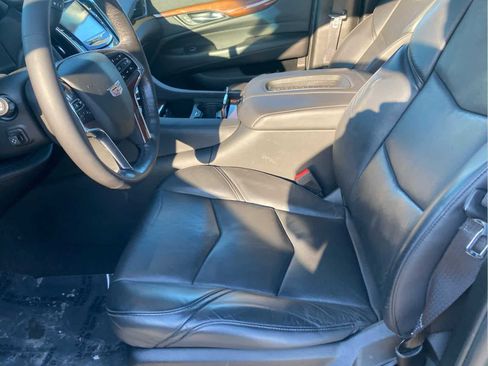 Used 2019 Cadillac Escalade Luxury w/ LPO, Radiant Package image 13