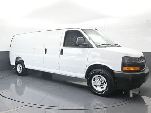 New 2025 Chevrolet Express 3500 Extended w/ Driver Convenience Package image 8