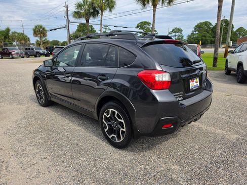 Used 2017 Subaru Crosstrek 2.0i Limited AWD/4WD image 3
