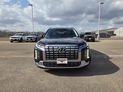 Used 2024 Hyundai Palisade Calligraphy image 2