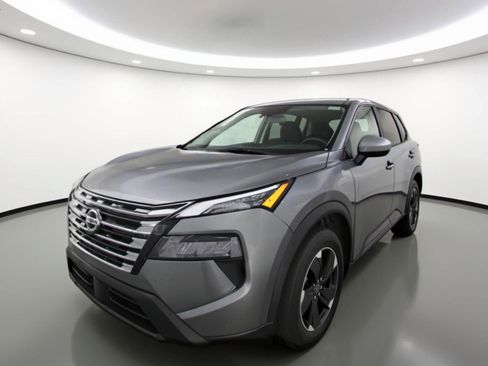 Used 2025 Nissan Rogue SV FWD image 3