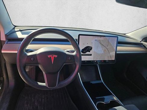 Used 2018 Tesla Model 3 Mid Range image 14