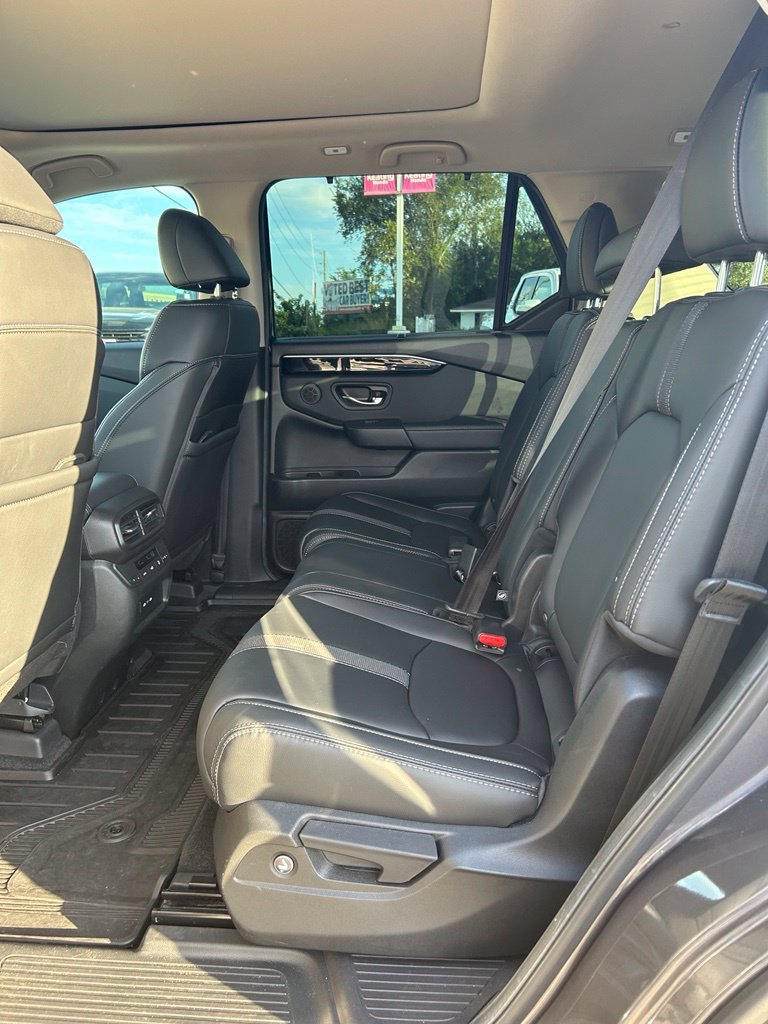 Certified 2025 Honda Pilot Touring image 13