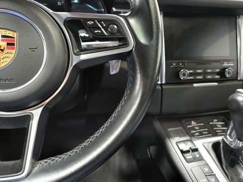 Used 2018 Porsche Macan image 16