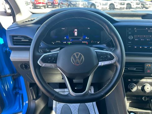 Used 2024 Volkswagen Taos SE image 12