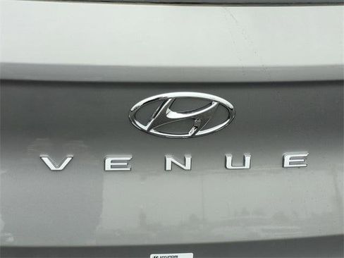 New 2026 Hyundai Venue SE image 24
