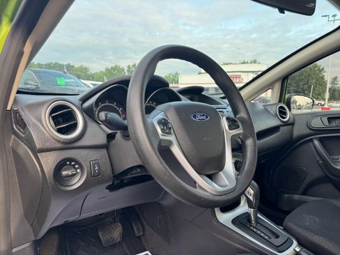 Used 2018 Ford Fiesta SE w/ Cold Weather Package FWD image 14