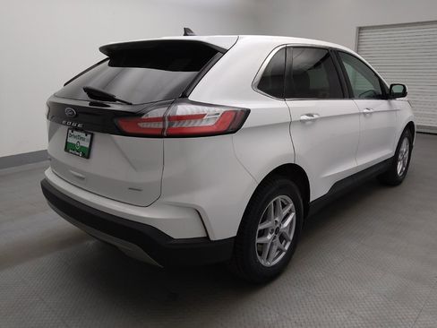 Used 2024 Ford Edge SEL image 9