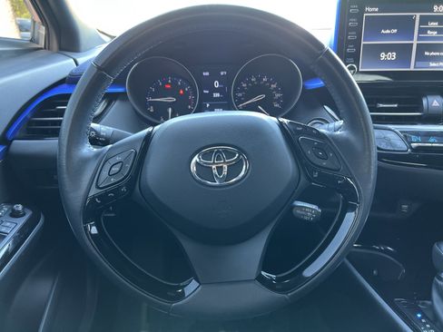 Used 2020 Toyota C-HR XLE FWD image 18