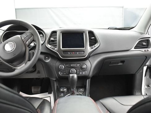 Used 2022 Jeep Cherokee Trailhawk AWD/4WD image 9