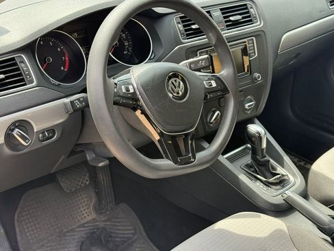 Used 2017 Volkswagen Jetta S image 10