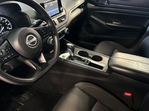 Used 2024 Nissan Altima 2.5 S FWD image 14