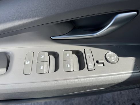 Certified 2024 Hyundai Elantra SEL w/ Convenience Package image 22