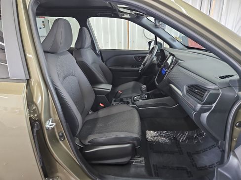 Used 2025 Subaru Forester Premium AWD/4WD image 10