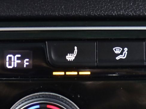 Used 2020 Volkswagen Atlas Cross Sport SEL image 23