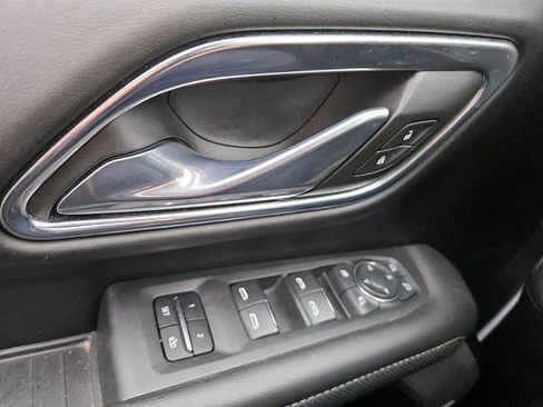 Used 2023 Chevrolet Suburban Premier image 21