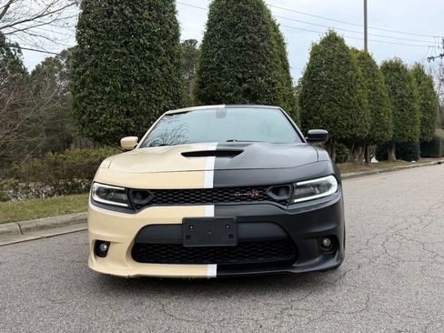 Used 2019 Dodge Charger Scat Pack image 3