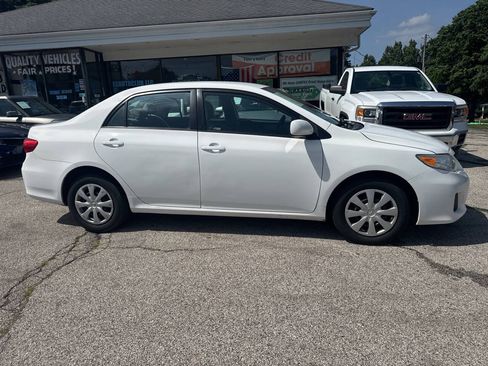 Used 2011 Toyota Corolla LE FWD image 5