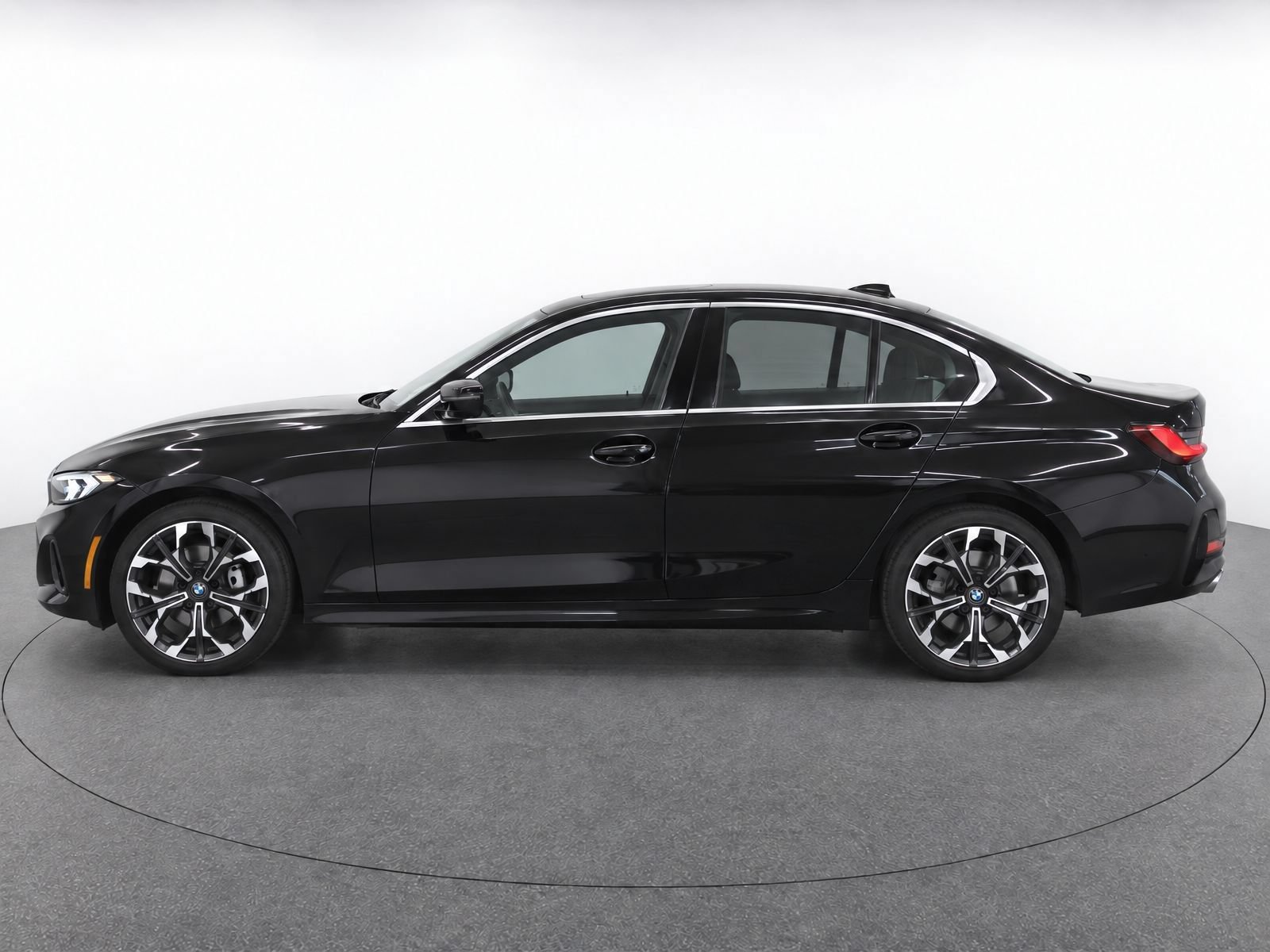 Certified 2026 BMW 330i Sedan RWD image 3
