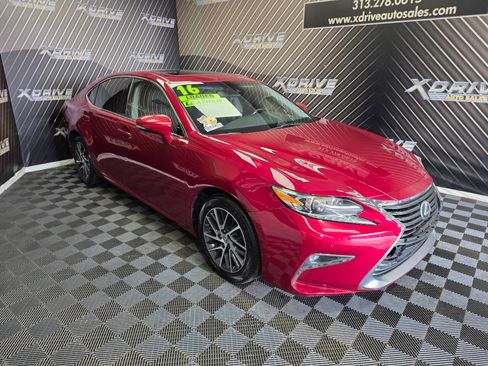 Used 2016 Lexus ES 350 w/ Luxury Package w/Wood Trim image 8