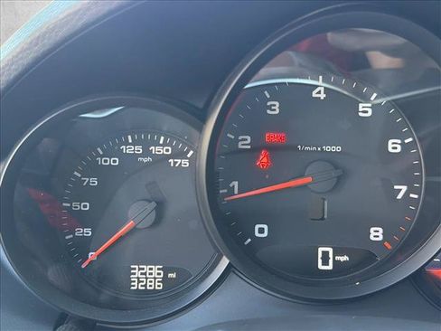 Used 2025 Porsche 718 Boxster RWD image 18