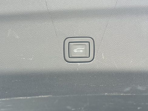 Used 2023 GMC Yukon AT4 w/ AT4 Premium Plus Package AWD/4WD image 13