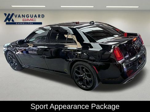 Used 2022 Chrysler 300 Touring w/ Sport Appearance Package RWD image 2