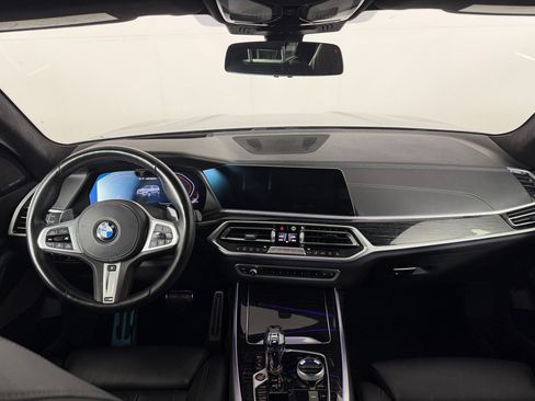 Used 2021 BMW X7 M50i w/ Dynamic Handling Package AWD/4WD image 15