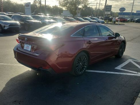 Used 2021 Toyota Avalon XSE image 3