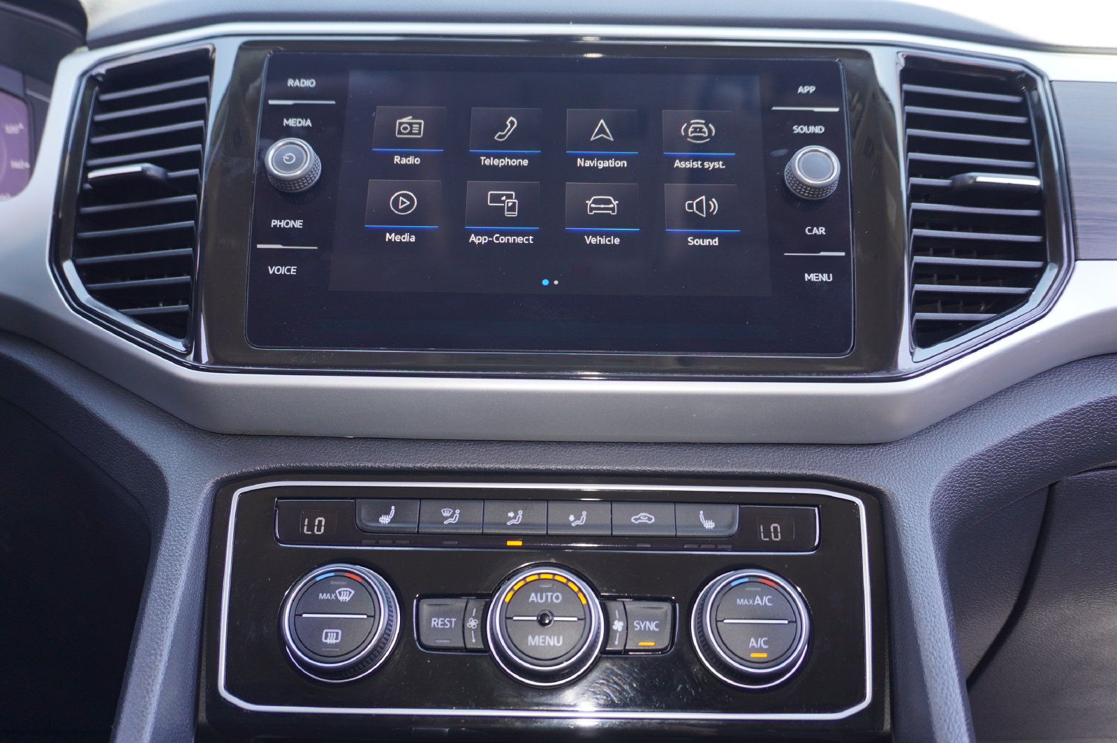 Used 2022 Volkswagen Atlas SE FWD image 20