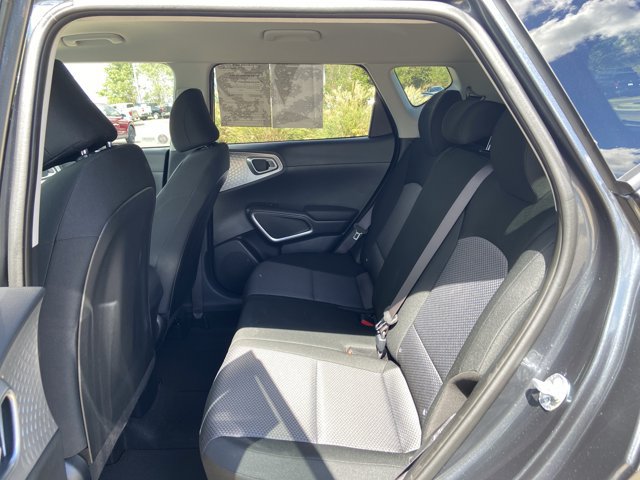 Used 2025 Kia Soul LX w/ LX Technology Package FWD image 19