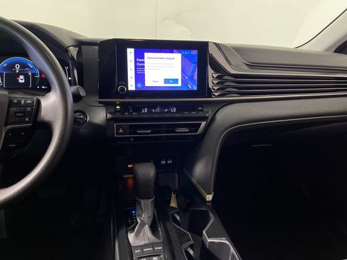 Used 2025 Toyota Camry LE FWD image 15