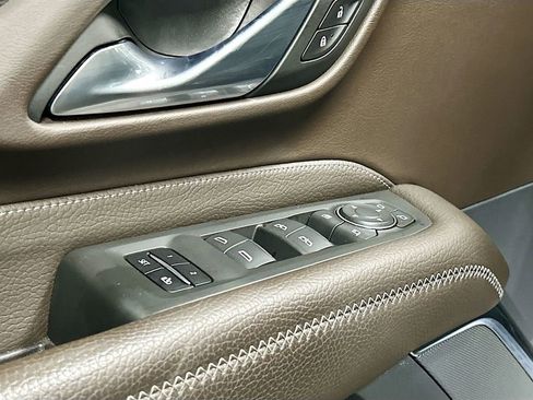 Used 2022 GMC Yukon Denali image 18