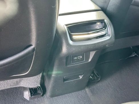 Used 2022 Cadillac XT6 Luxury image 18