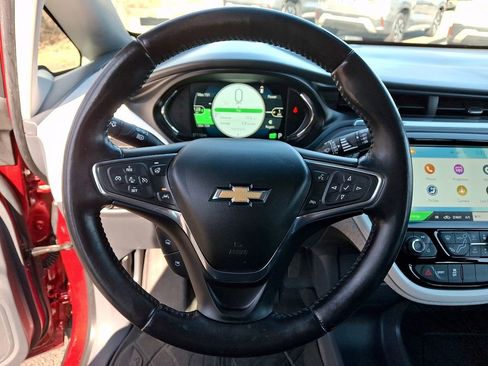 Used 2020 Chevrolet Bolt Premier w/ Infotainment Package image 19