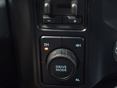 Used 2025 Ford F350 Platinum AWD/4WD image 18